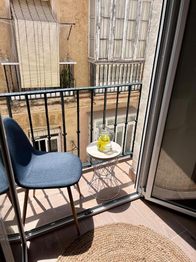 Gatu Premium Villa Flamenca , Preferente Mayores De 25 Anos Y Familias Кадис Екстериор снимка